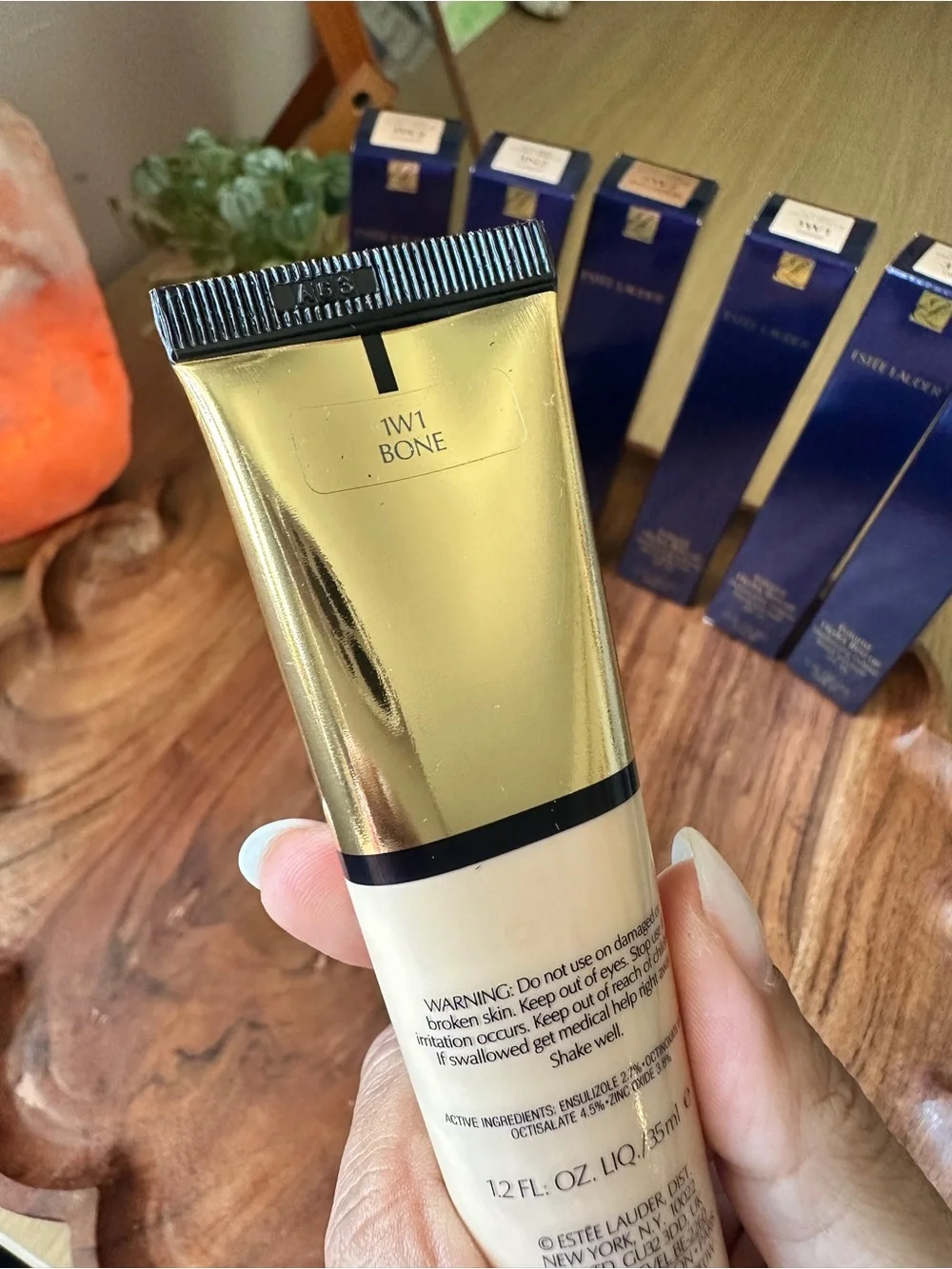 Estée Lauder Futurist Hydra Rescue Moisturizing Makeup 1W1 BONE